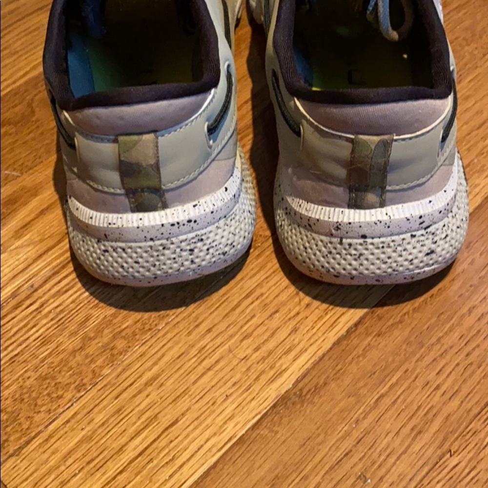 Shoes - Picture 3 of 3